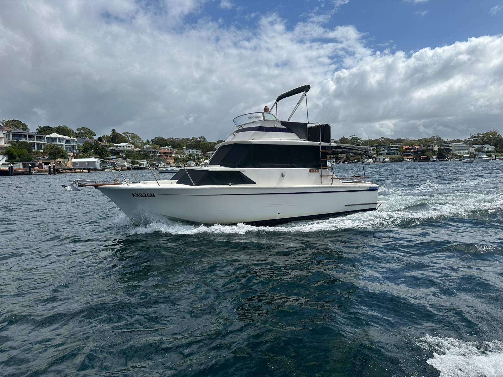 Mariner 30 Flybridge