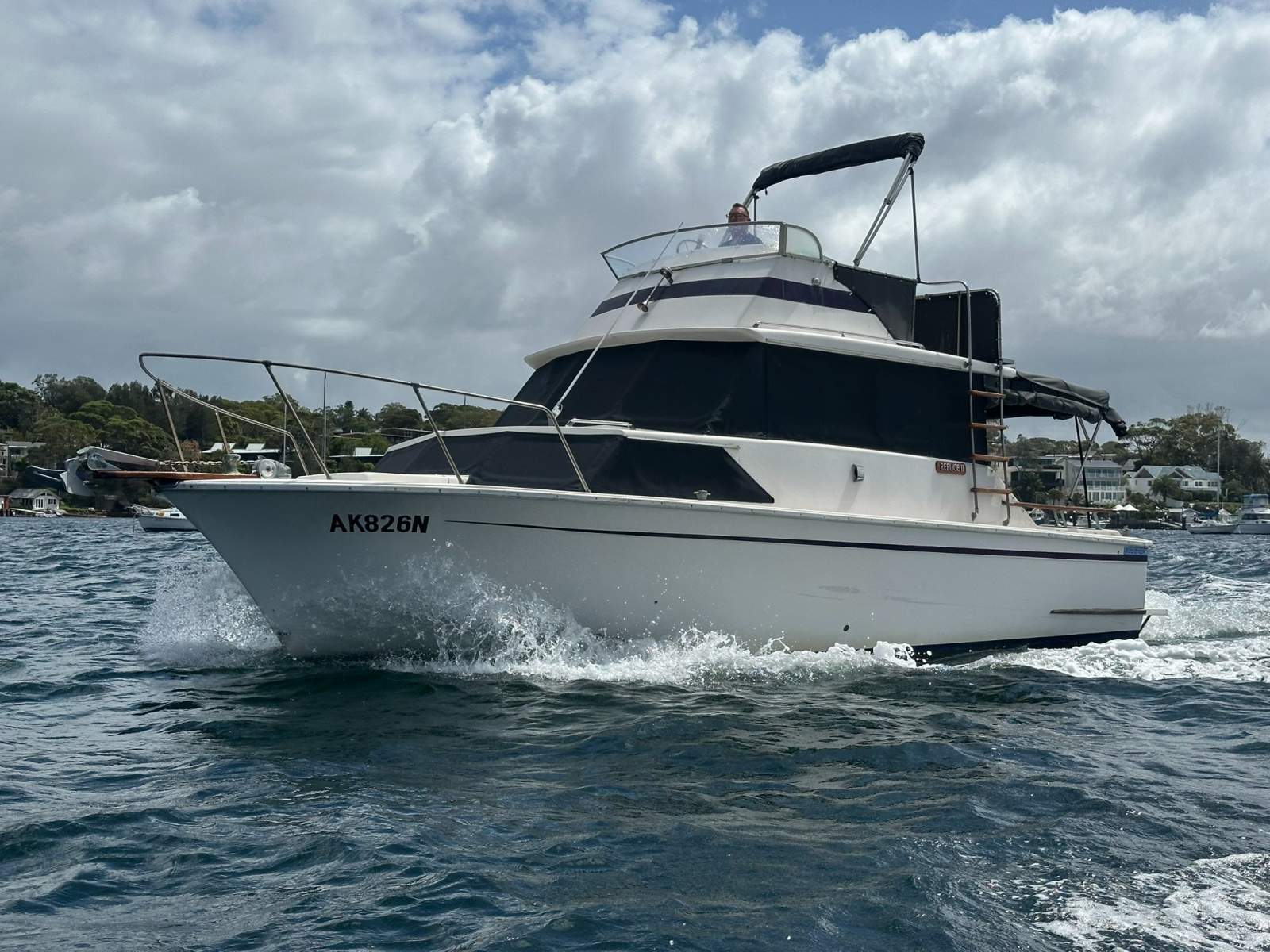 Mariner 30 Flybridge