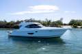 Riviera 4400 Sport Yacht