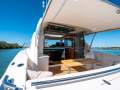 Riviera 4400 Sport Yacht