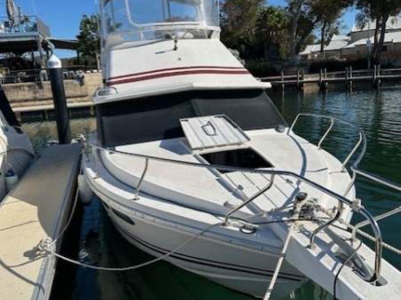 Leeder 28 Flybridge Cabin Cruiser Twin Helm and Low Hours