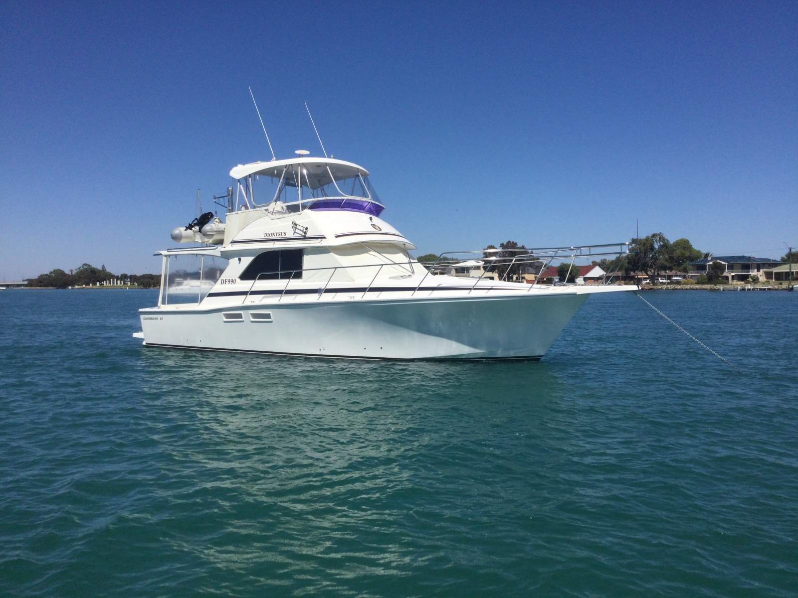 Caribbean 40 Flybridge Cruiser