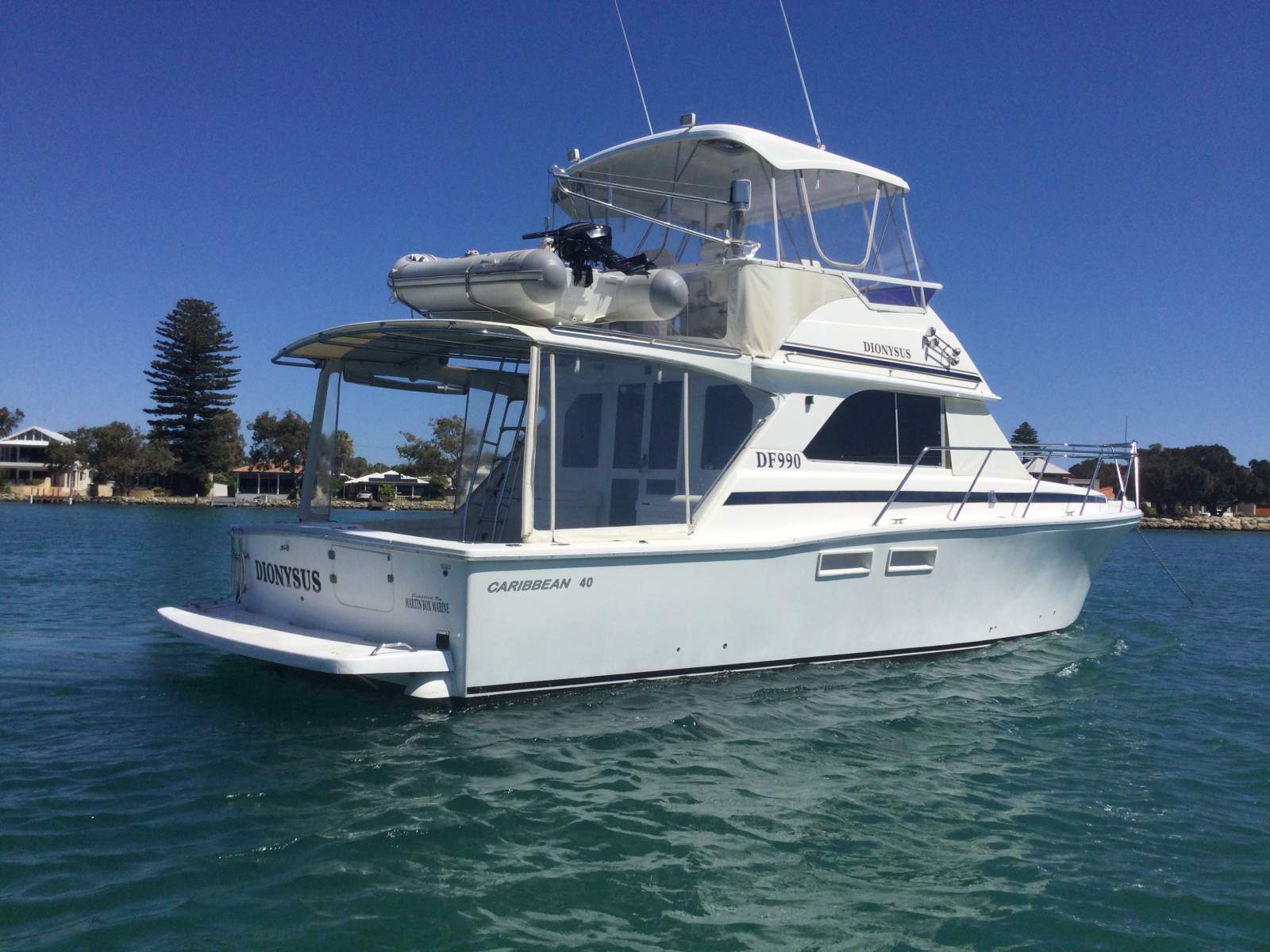 Caribbean 40 Flybridge Cruiser
