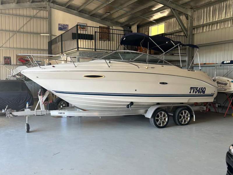 Sea Ray 215 Weekender
