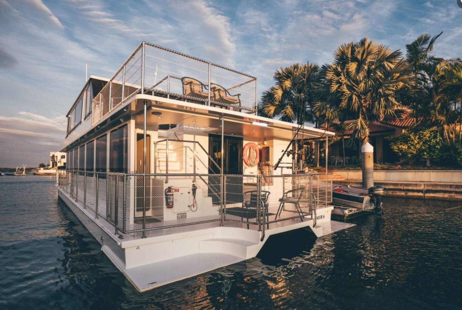 Broadwater Craft 60 Charter Houseboat