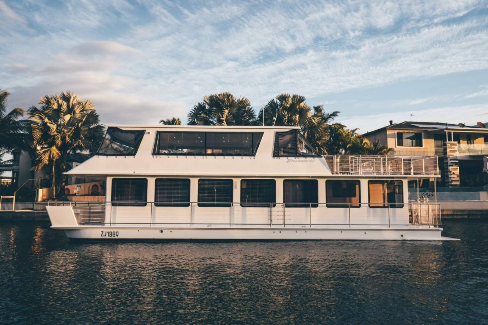 Broadwater Craft 60 Charter Houseboat