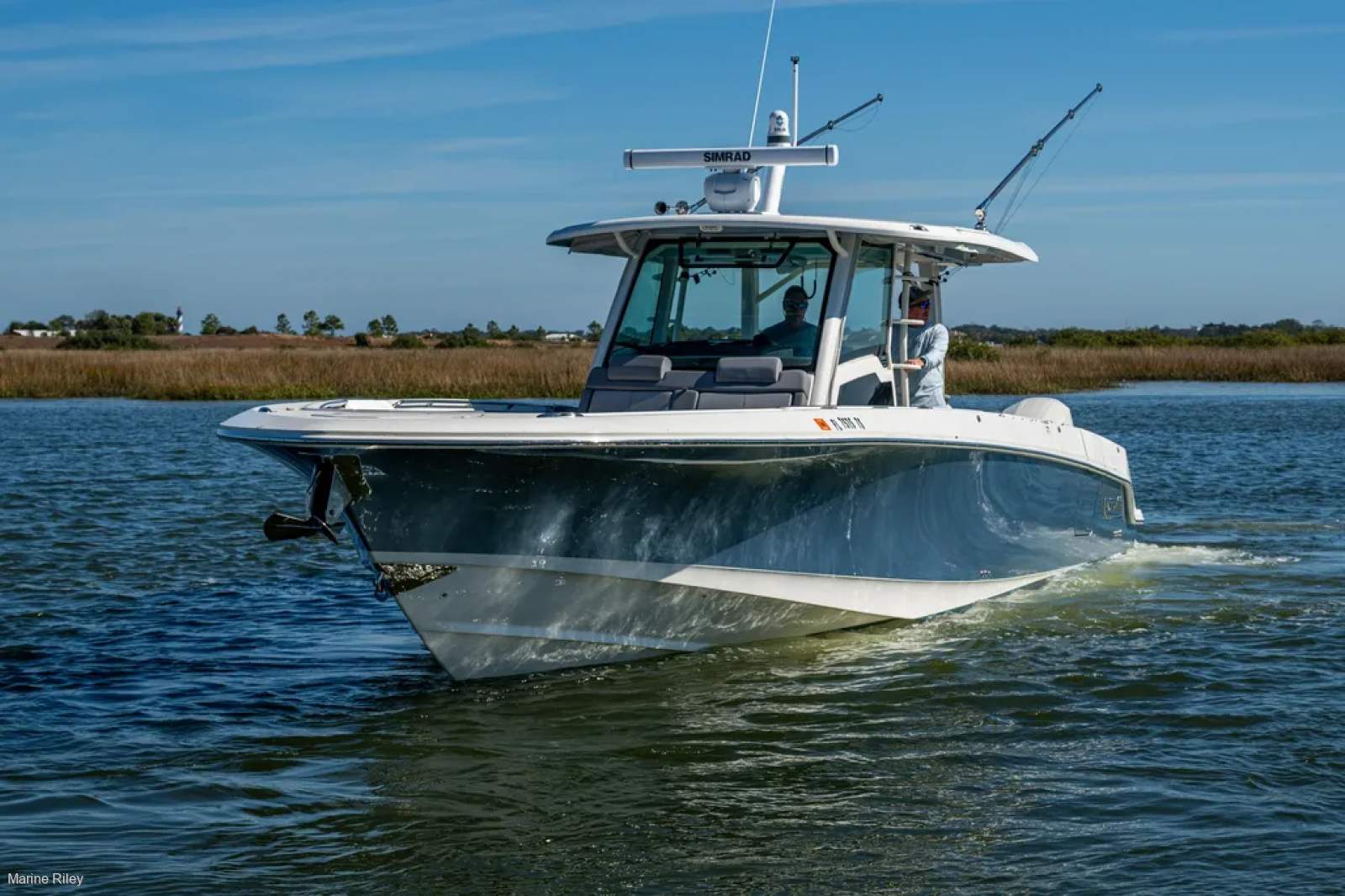 Boston Whaler 380 Outrage - Fully optioned including a GIRO & Mercury 600's