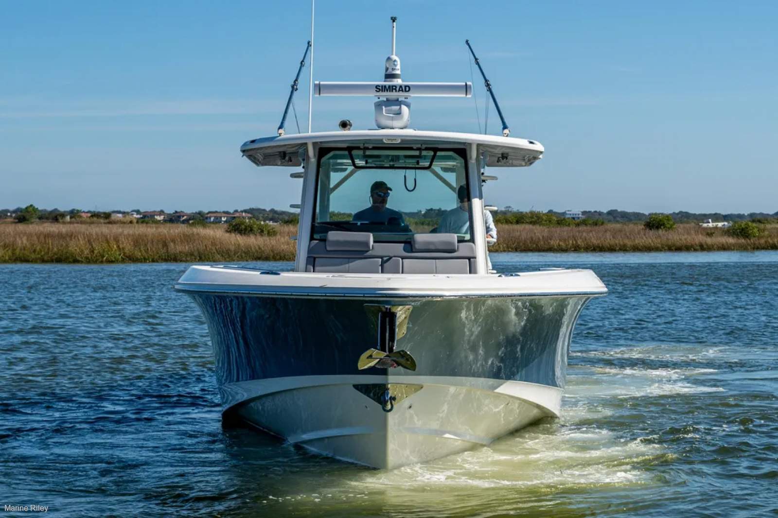 Boston Whaler 380 Outrage - Fully optioned including a GIRO & Mercury 600's