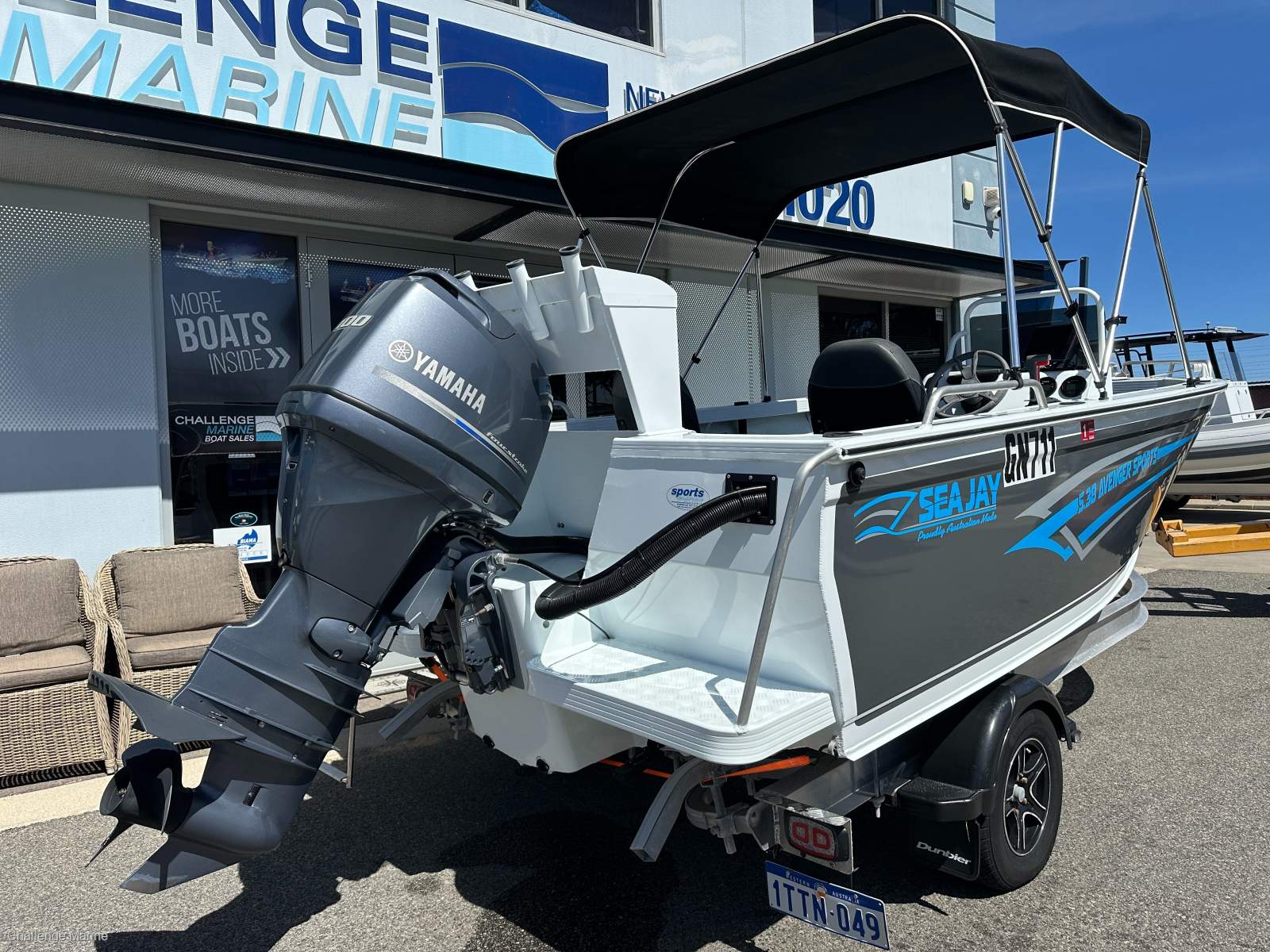 Sea Jay 5.38 Avenger Sports - Yamaha 100 HP 4 stroke 90 hours