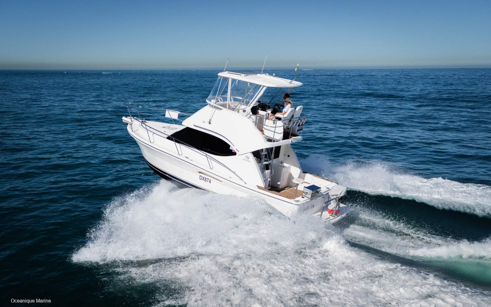 Riviera 33 Flybridge