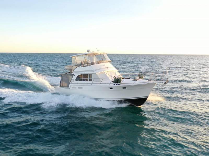 Caribbean 45 Flybridge Cruiser