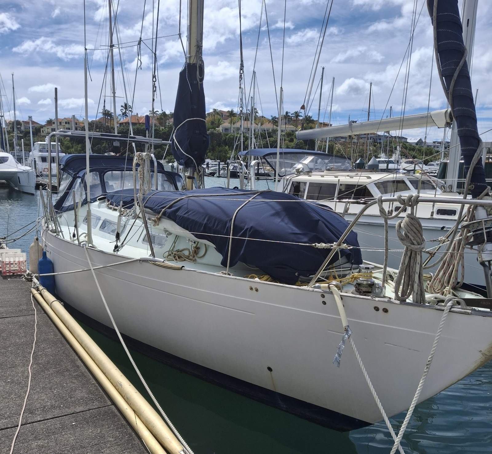 Camper & Nicholson 35