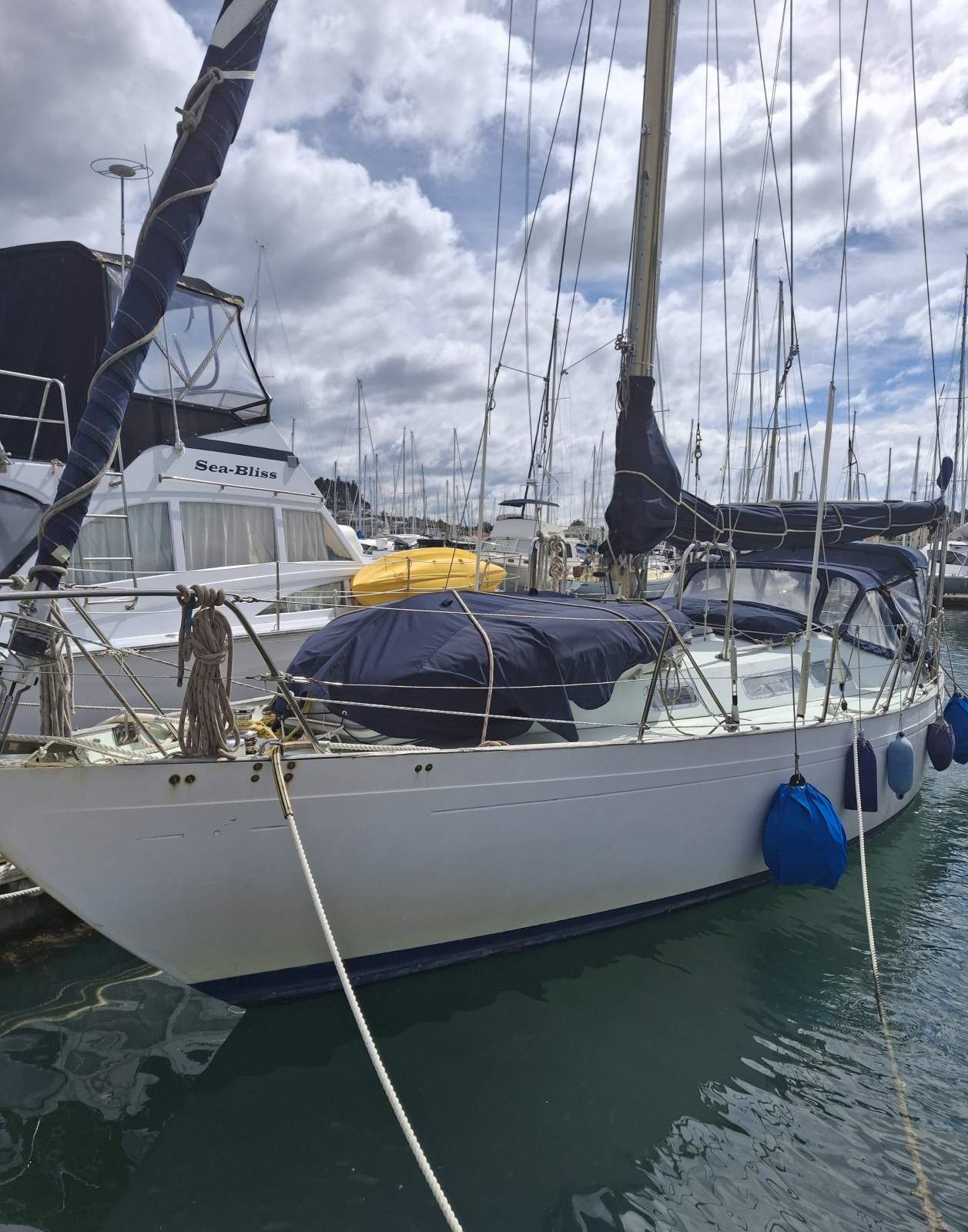 Camper & Nicholson 35