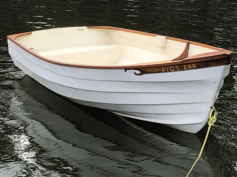 Dinghy 8 ft Fiberglass light can Deliver