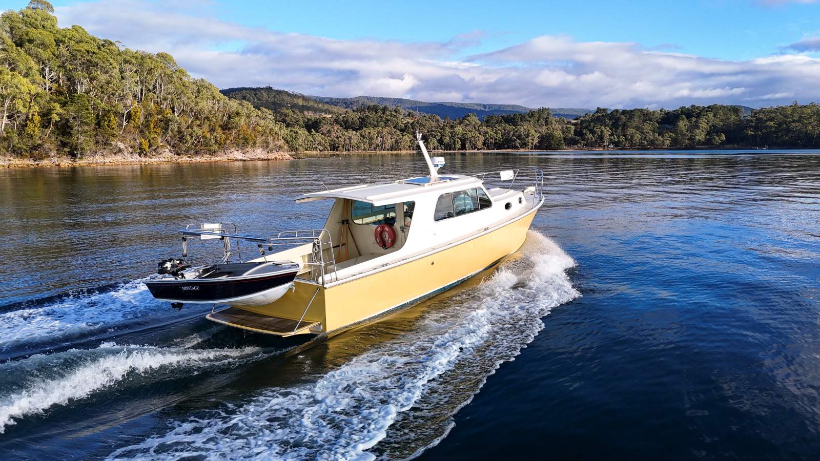 Max Creese 36 Sedan Motor Cruiser EFFICIENT SEDAN CRUISER, EXCEPTIONAL CONDITION!!!