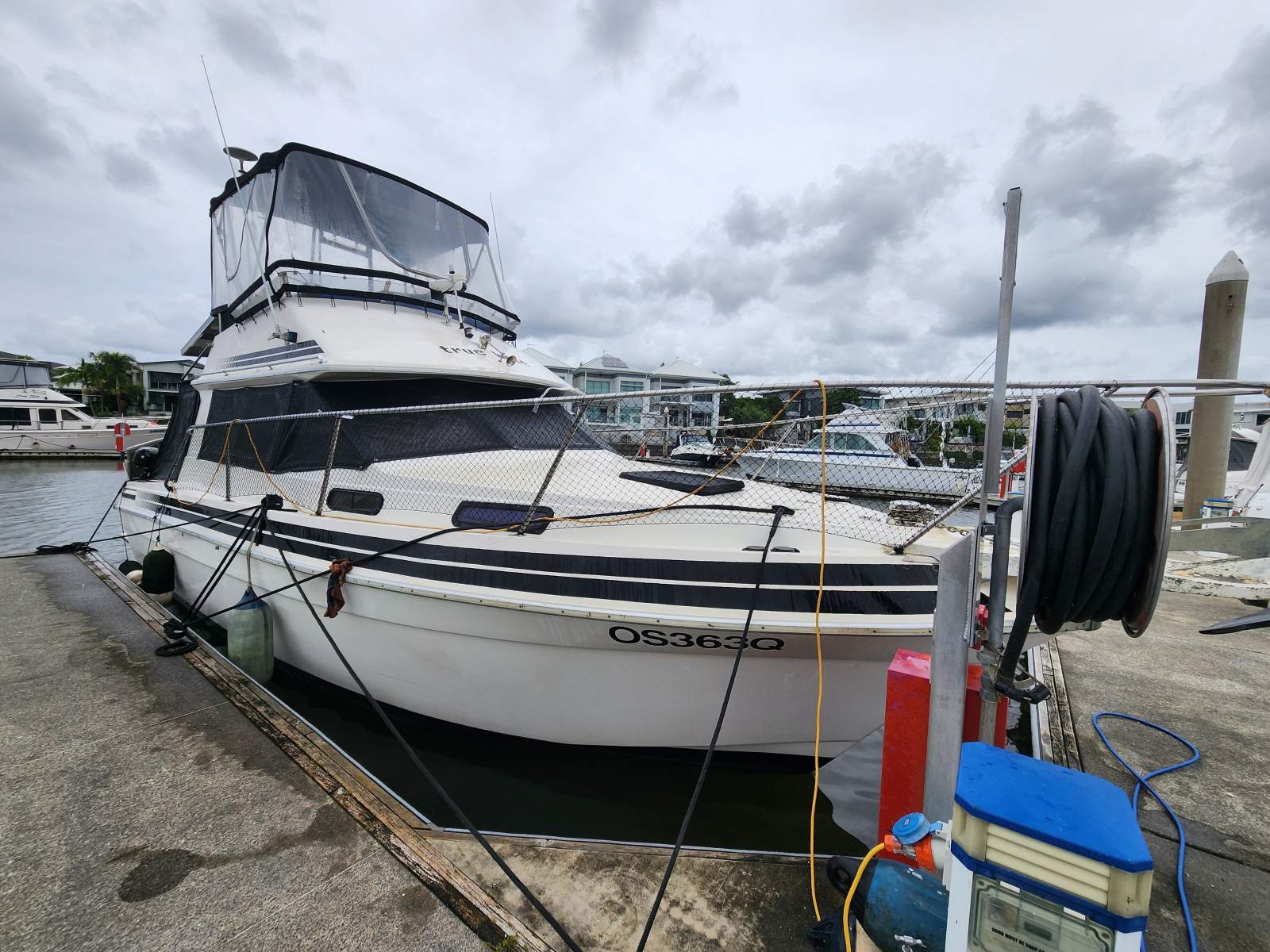 Markline 900 Flybridge