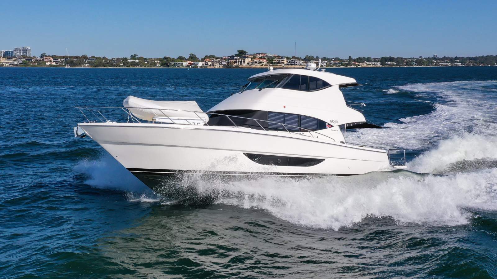 Maritimo M51 Cruising Motoryacht - Only 250 hours from new!