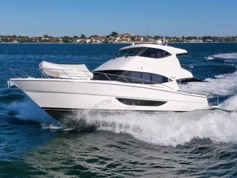 Maritimo M51 Cruising Motoryacht - Only 250 hours from new!