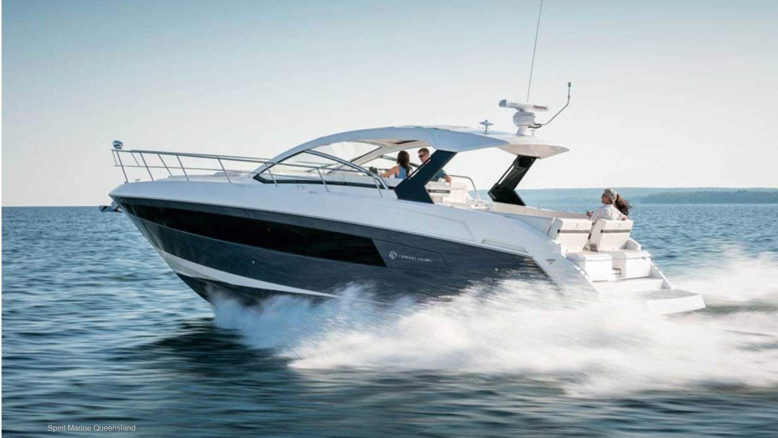 Cruisers Yachts 39 Express Coupe