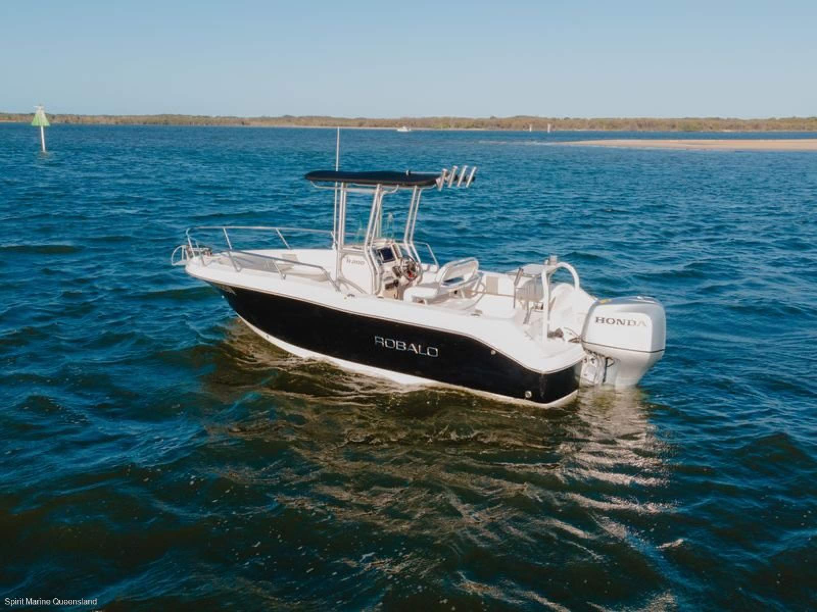 Robalo R200