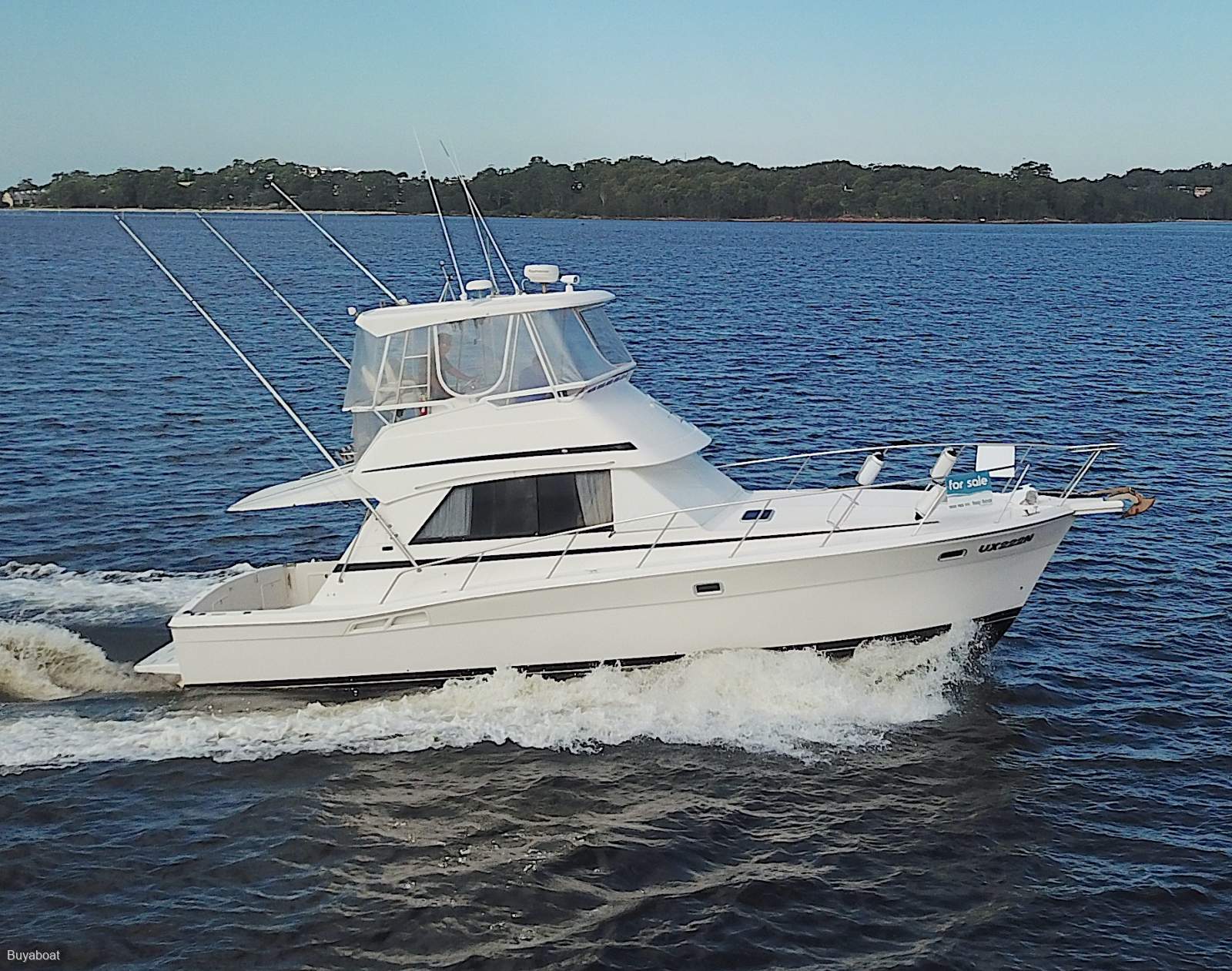 Riviera 39 Flybridge Cruiser