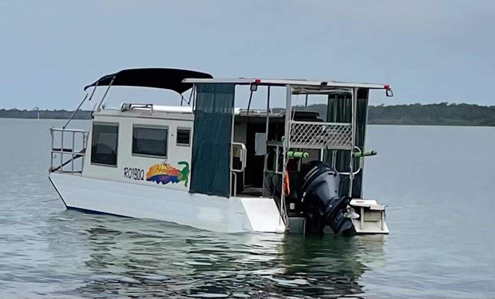 NQ Adventure Craft Houseboat