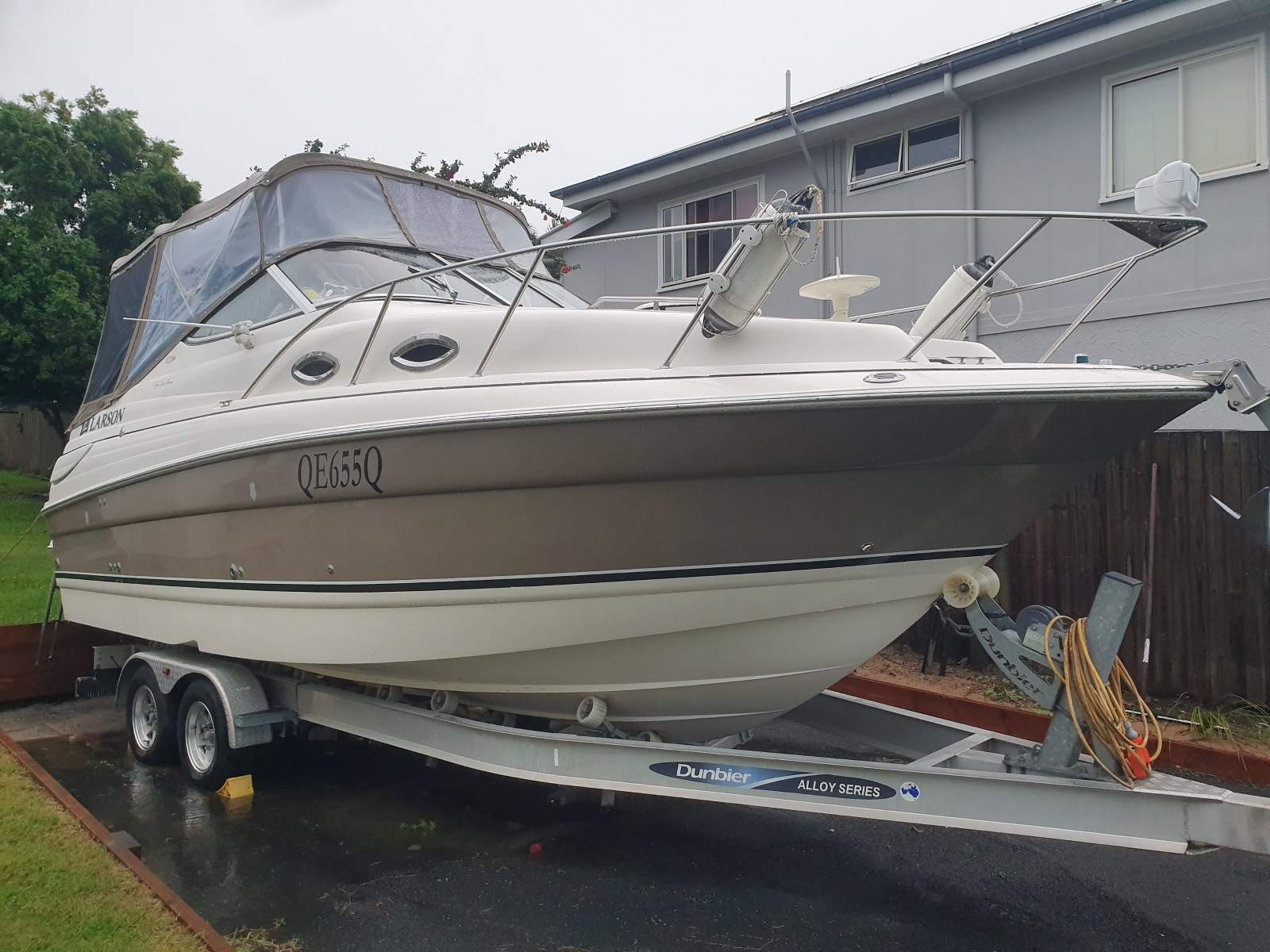 Larson Cabrio 240