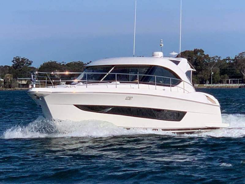 Riviera 4400 Sport Yacht 2012