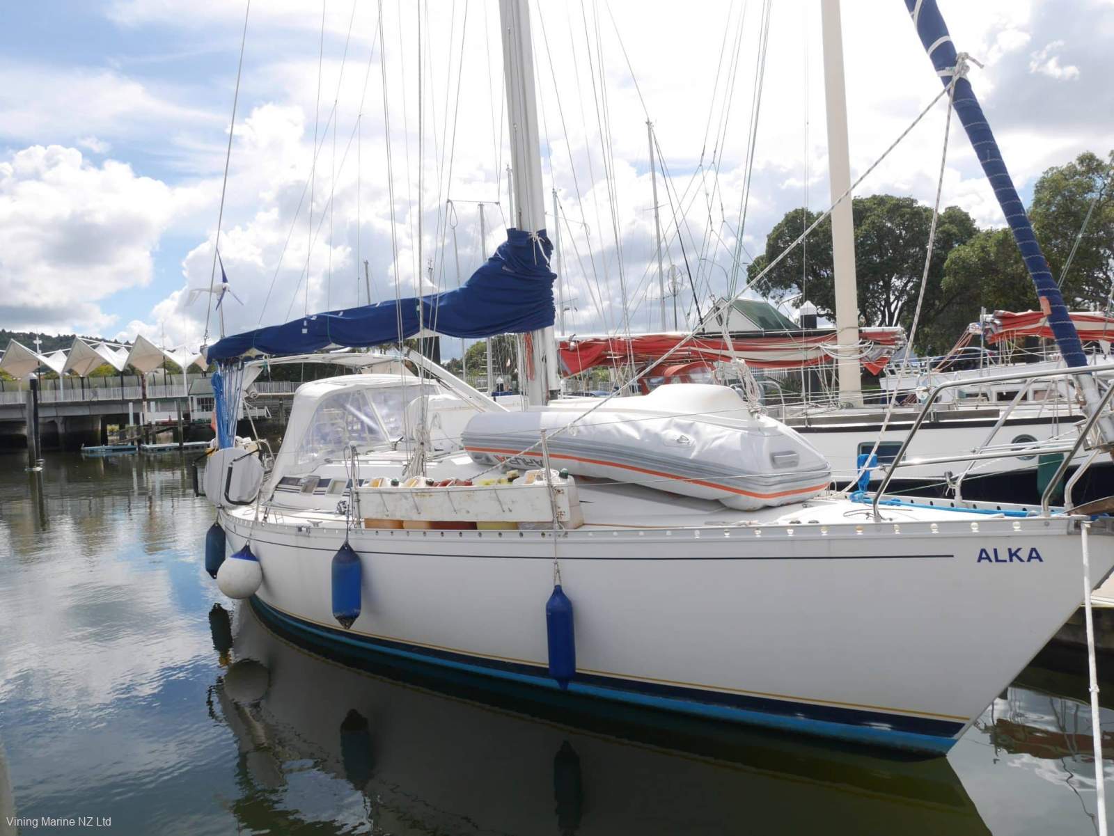 Beneteau First 375 Offshore or Coastal Cruiser