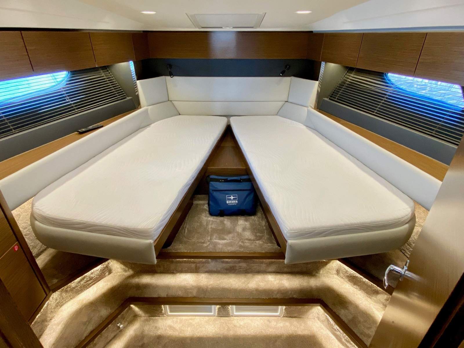 Bavaria R40 Fly Boat Brokers of Tasmania