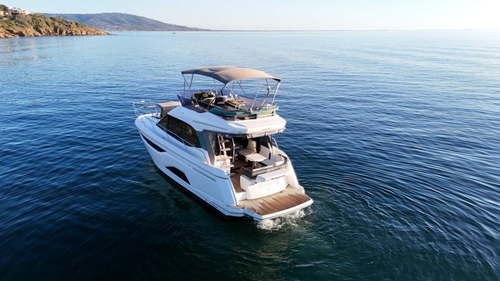  Bavaria R40 Fly Boat Brokers of Tasmania