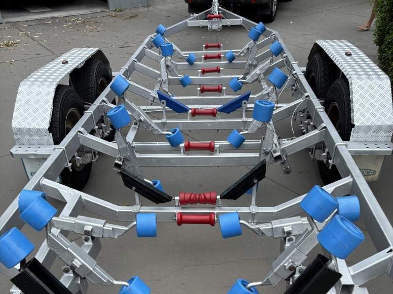 Boat trailer