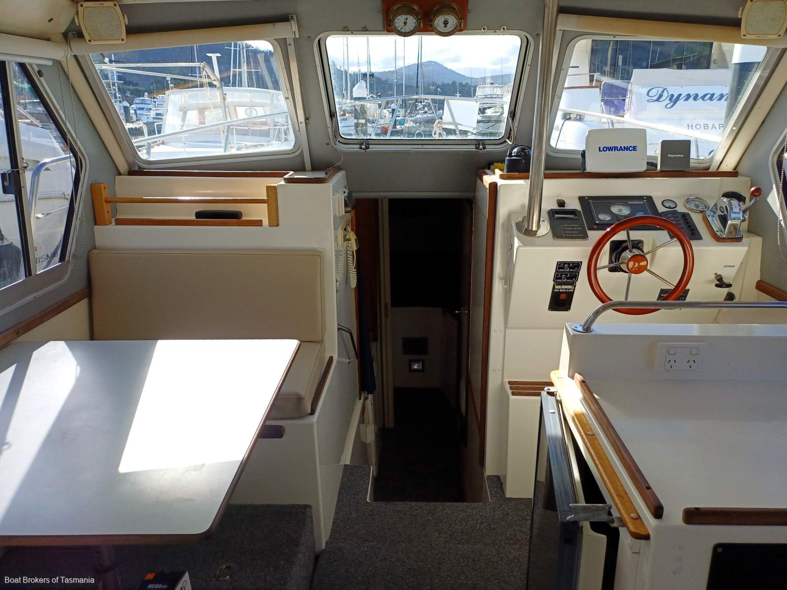 ESPRIT Seaway 33 Flybridge Ideal weekender with a late model diesel inboard. Boat Brokers of Tasmania