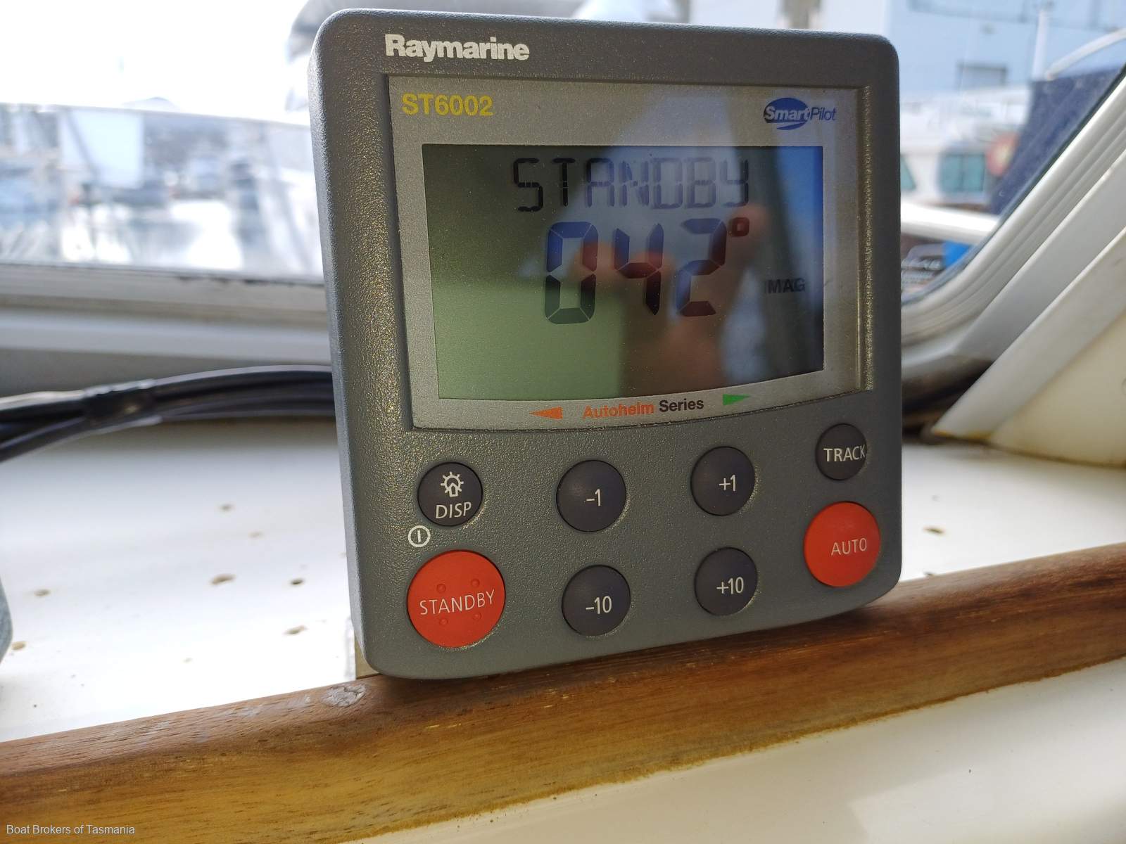 ESPRIT Seaway 33 Flybridge Ideal weekender with a late model diesel inboard. Boat Brokers of Tasmania