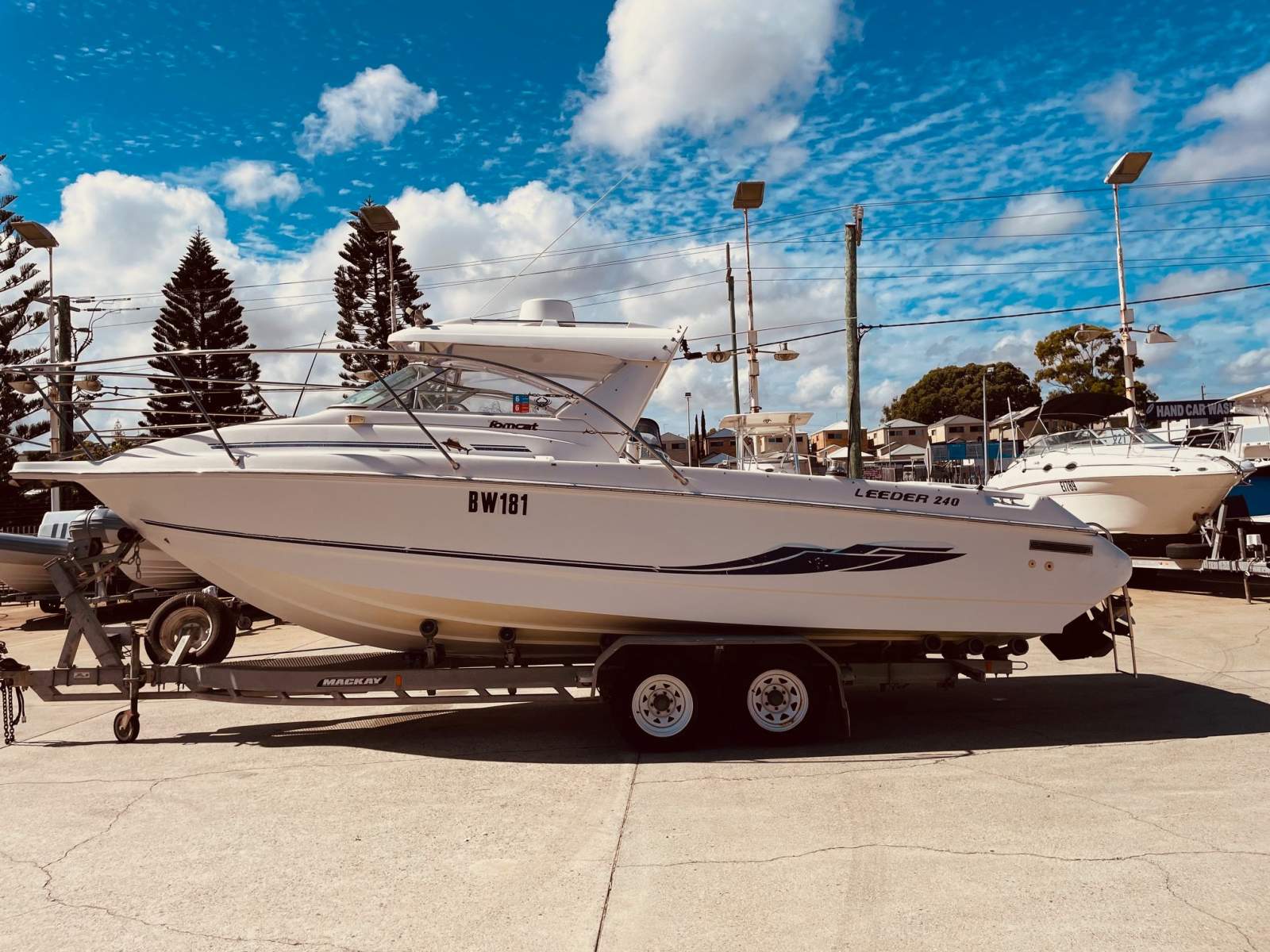 Leeder Tomcat 240