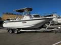Boston Whaler 210 Outrage Wow very neat & tidy rig 225Hp 4Str Mercury 613hrs