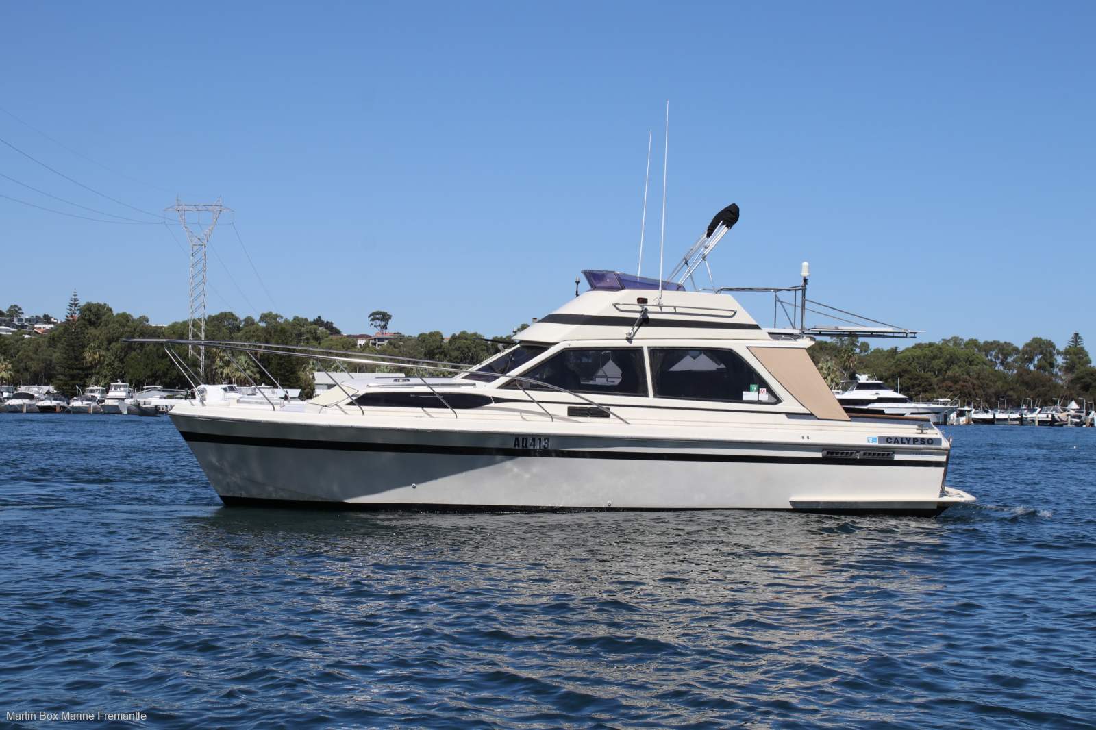 Seafarer 34 Flybridge Cruiser Diesel and Bow Thruster