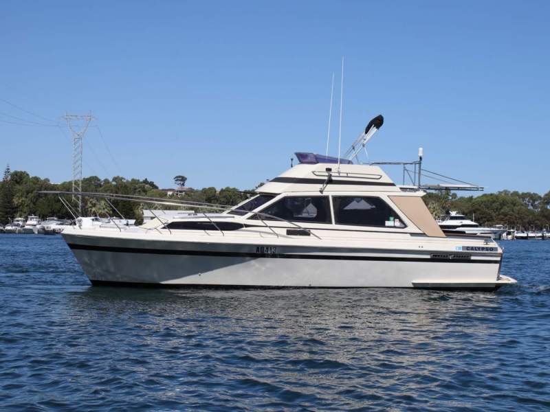 Seafarer 34 Flybridge Cruiser Diesel and Bow Thruster