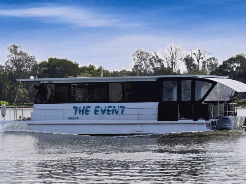 48 ft Houseboat - Open Plan Entertainer