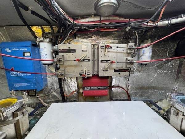 LADY RIGBY Caribbean 40 Flybridge Cruiser Boat Brokers of Tasmania