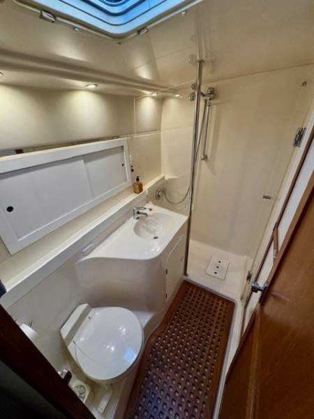LADY RIGBY Caribbean 40 Flybridge Cruiser Boat Brokers of Tasmania