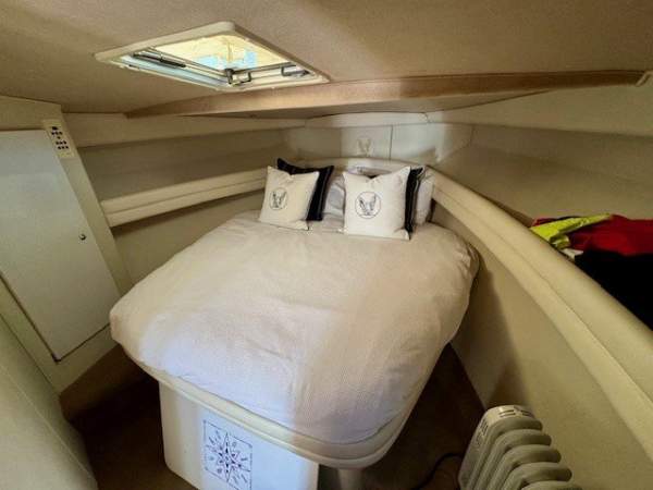 LADY RIGBY Caribbean 40 Flybridge Cruiser Boat Brokers of Tasmania