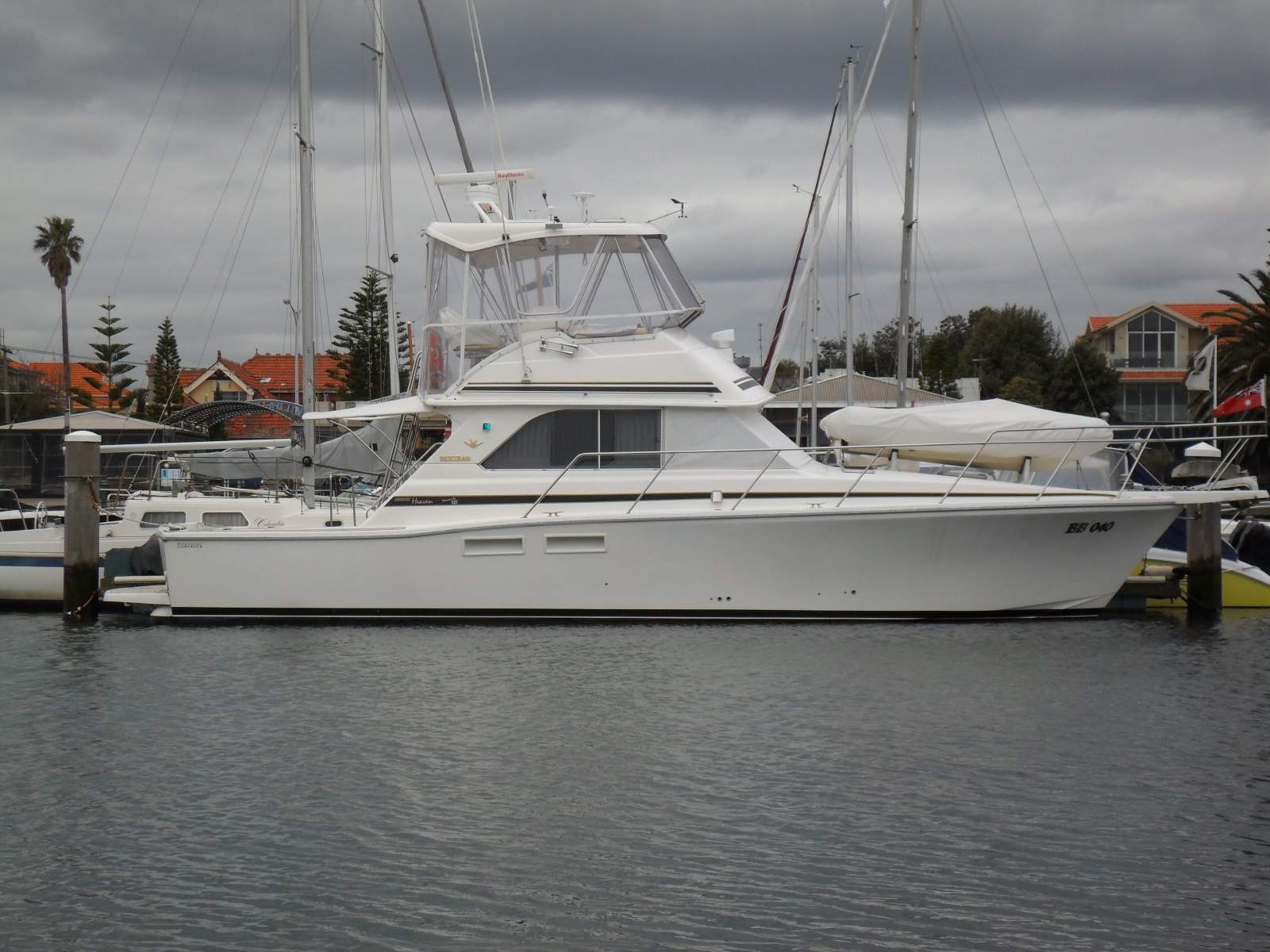 LADY RIGBY Caribbean 40 Flybridge Cruiser Boat Brokers of Tasmania