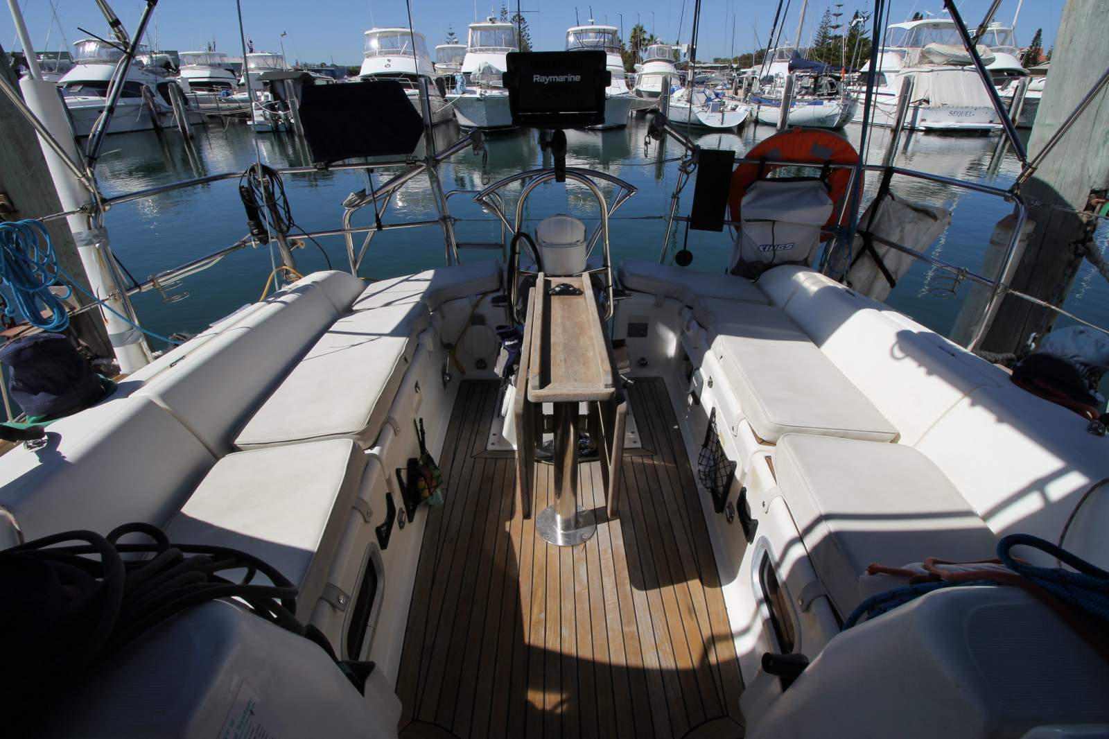 Dufour Grand Large 365