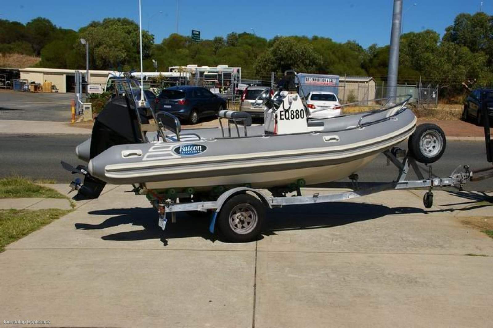 Falcon Inflatables 520 SRX Center console 2013