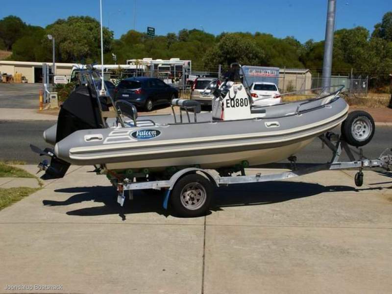 Falcon Inflatables 520 SRX Center console 2013