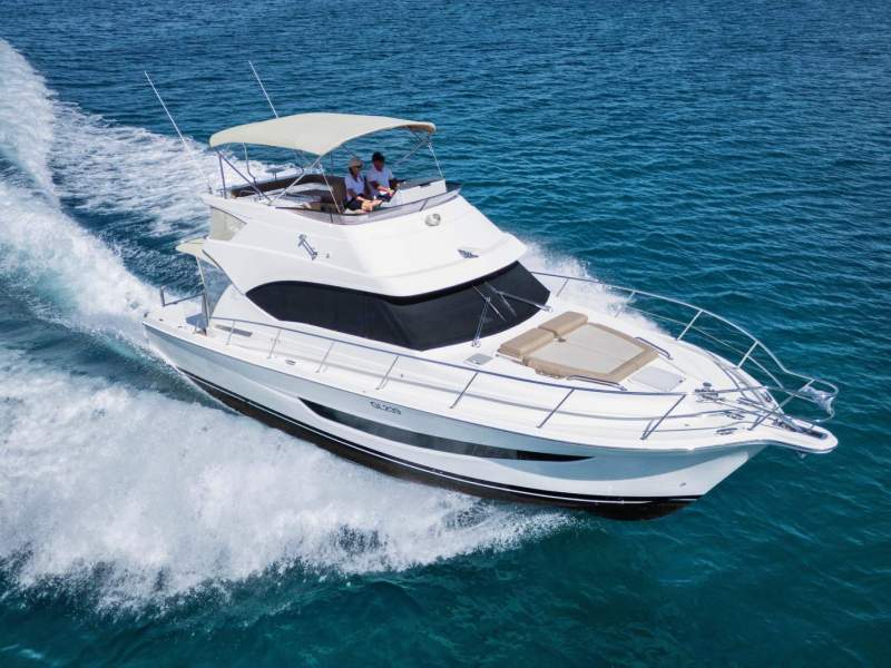 Riviera 39 Sports Motor Yacht
