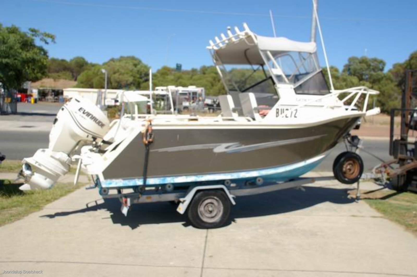 Genesis 520 Sports with 2010 motor