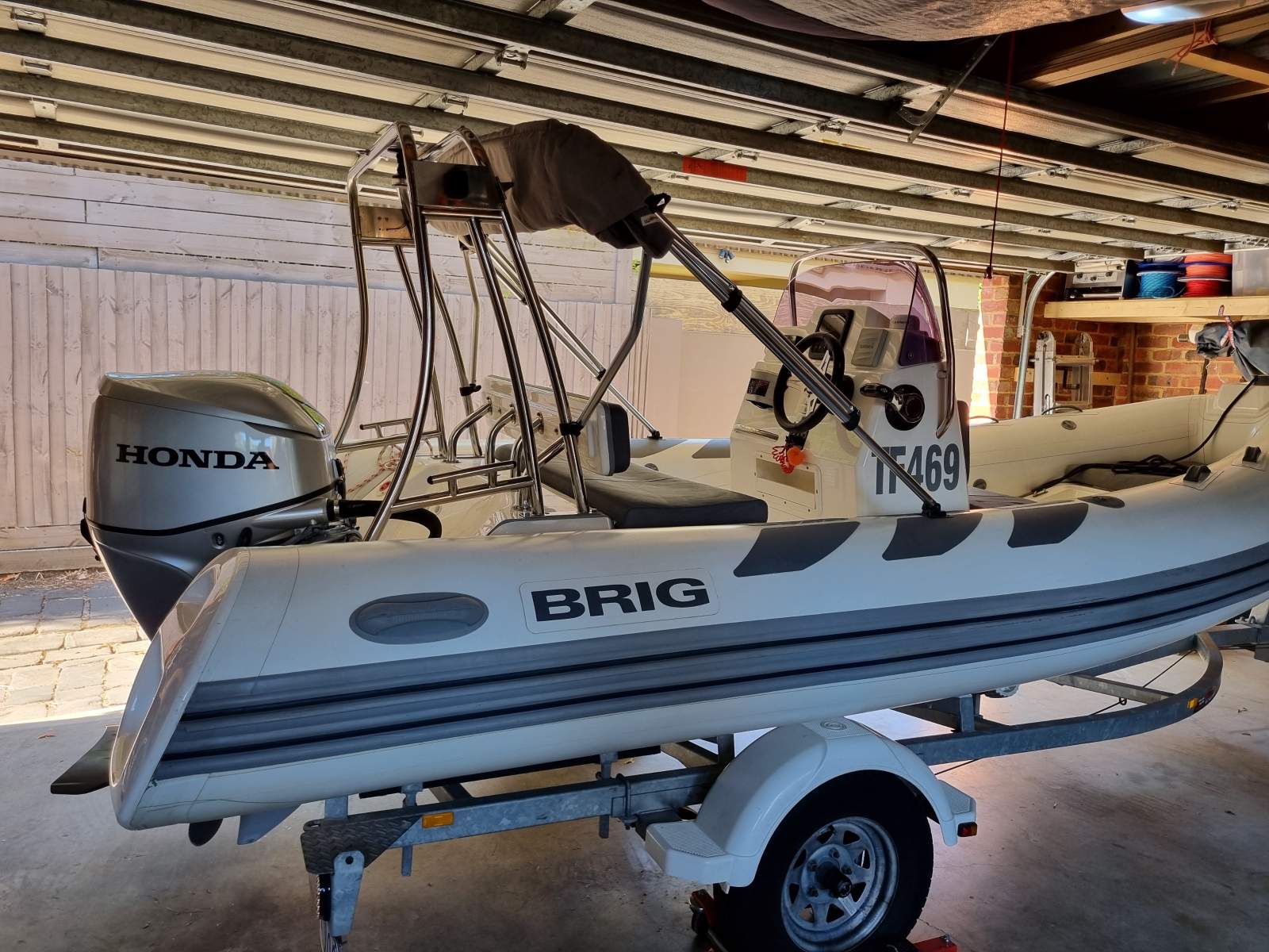 Brig Navigator 485