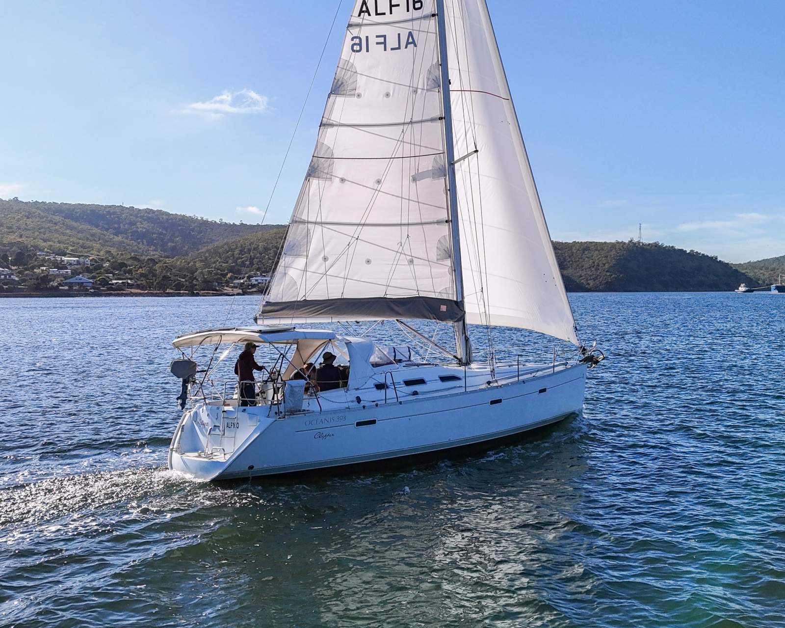 Beneteau Oceanis Clipper 393 EXCEPTIONAL CONDITION, EXTENSIVELY UPGRADED!